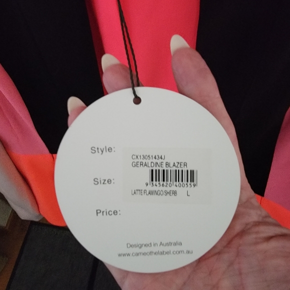 - Cameo blazer jacket L fits like a medium. - Picture 3 of 5